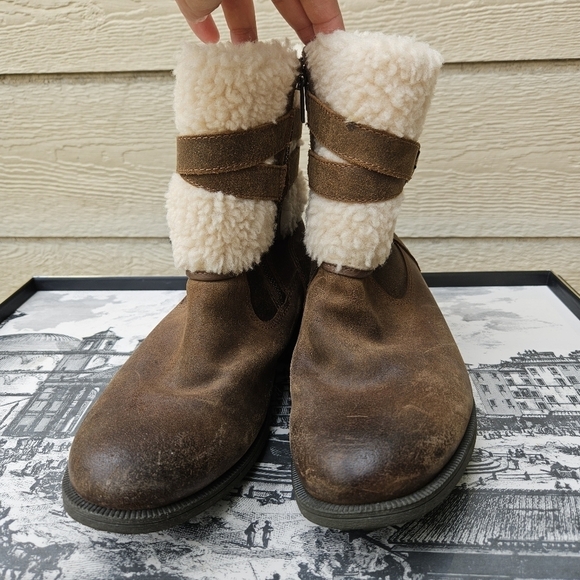 Ugg Blayre II leather and shearling boots brown size 8 - Picture 2 of 11
